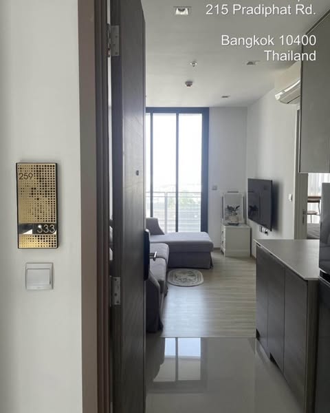 bedroom and room interior of THE LINE Phahon-Pradipat