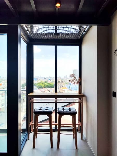 room interior of Cooper Siam