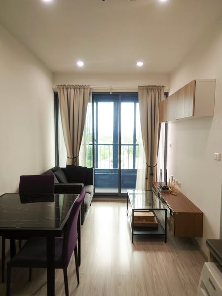 living room of Ideo Mobi Sukhumvit Eastgate