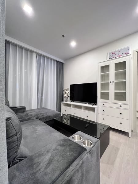 bedroom and living room and room interior of One9Five Asoke – Rama 9