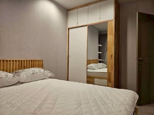 bedroom of Life Asoke Hype