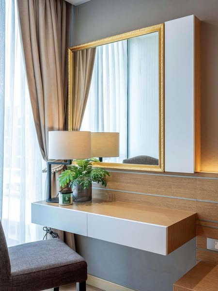 bedroom and room interior and bathroom of Via 49