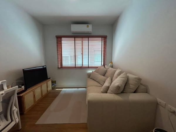 bedroom and living room of บ้านกลางเมือง พระราม 9 – กรุงเทพกรีฑา