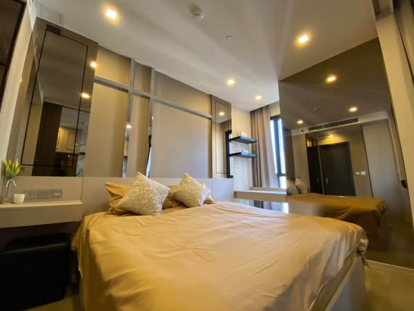 bedroom of Ashton Asoke