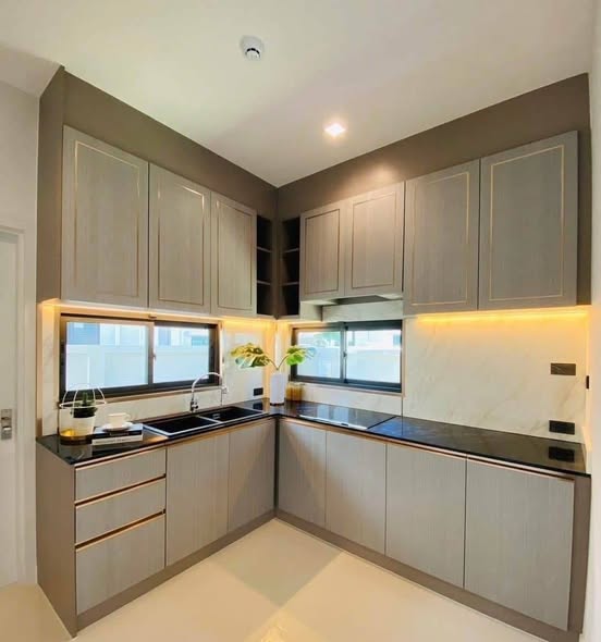 kitchen of Bangkok Boulevard Ramintra-Watcharapol