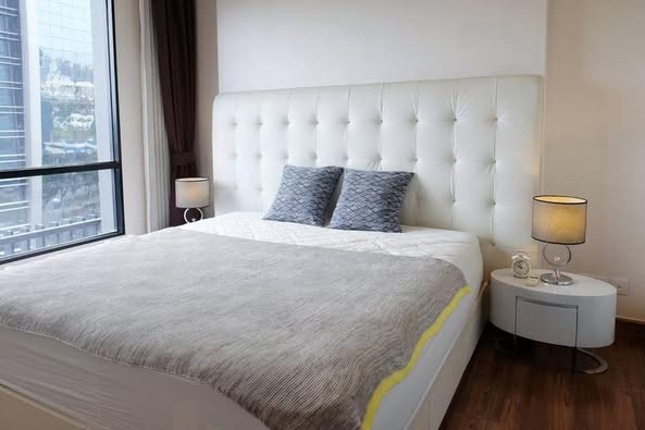 bedroom of Ivy Ampio
