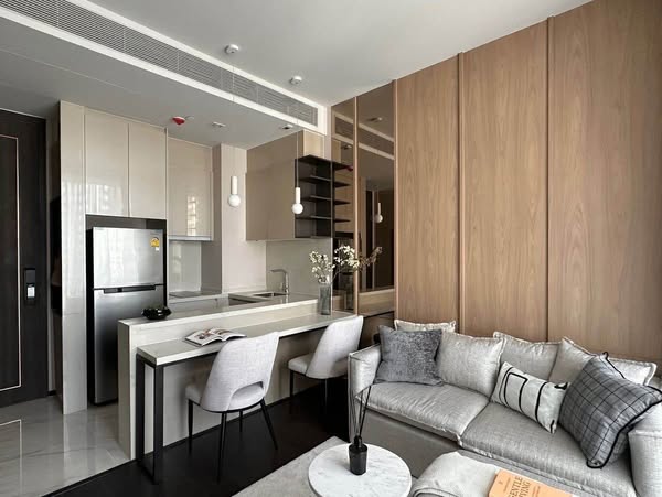 living room and kitchen of LAVIQ Sukhumvit 57