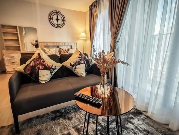 living room and bedroom of Life Asoke – Rama 9