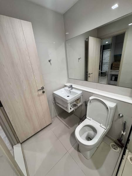 bathroom of Life One Wireless