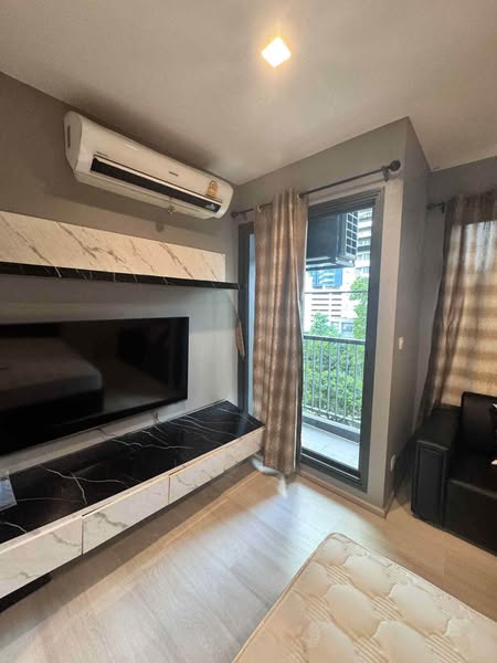 bedroom of Life One Wireless