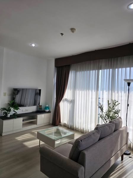 bedroom and living room of Life Ratchadapisek