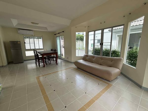 living room of หมู่บ้านชัยพฤกษ์ บางนา