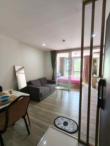 bedroom and living room of Moniiq Sukhumvit 64