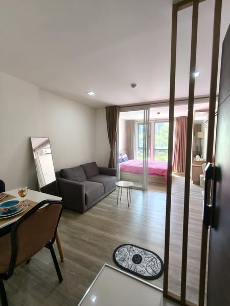 living room and bedroom and room interior of Moniiq Sukhumvit 64