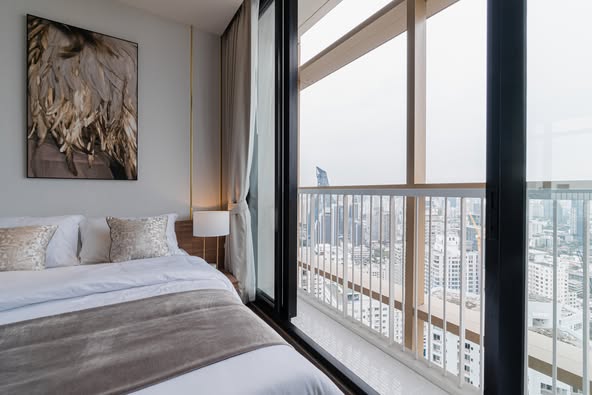 bedroom of Park Origin Phrom Phong
