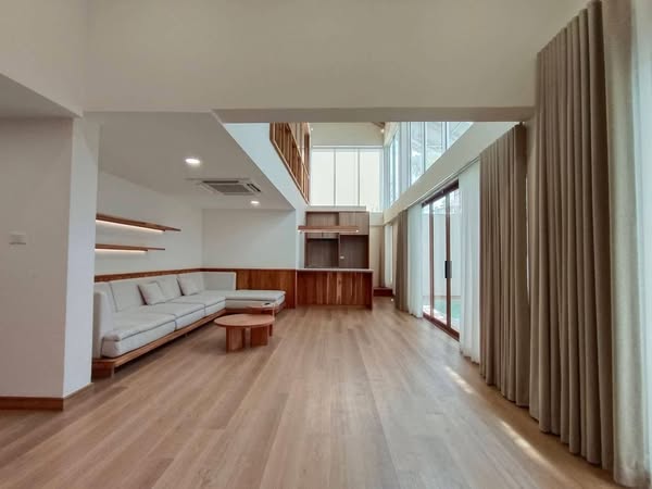 living room and room interior of Passorn Prestige Jatuchot-Watcharaphon
