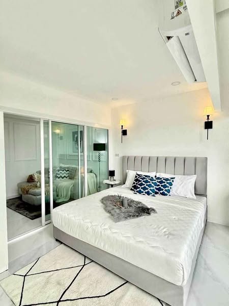 bedroom of Pattaya Plaza Condotel