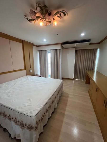 bedroom of Silom Suite Condominium