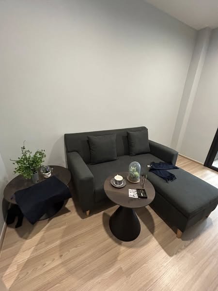 living room of Skyrise Avenue Sukhumvit 64