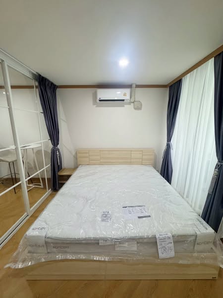 bedroom of Supalai Place Condominium Sukhumvit 39