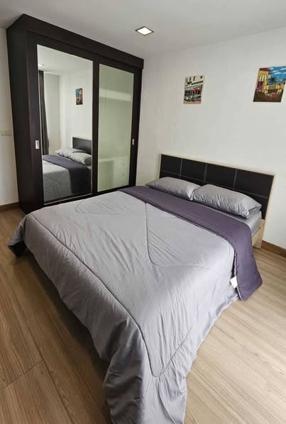 bedroom of The Alcove 49