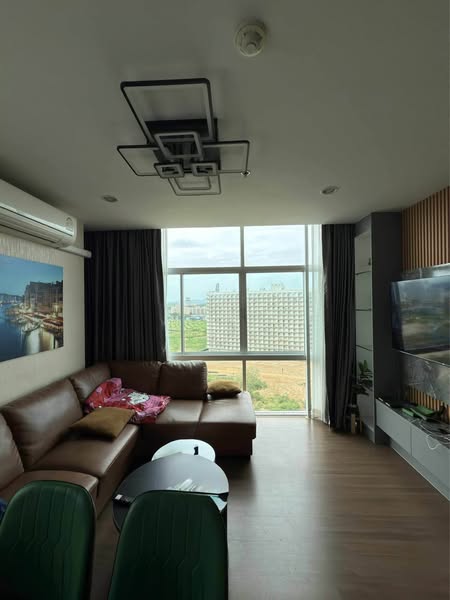 living room and bedroom of The Grand Jomtien Pattaya Beach
