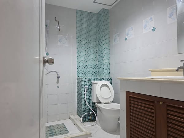 bathroom of อาคารพาณิชย์ 4 ชั้น