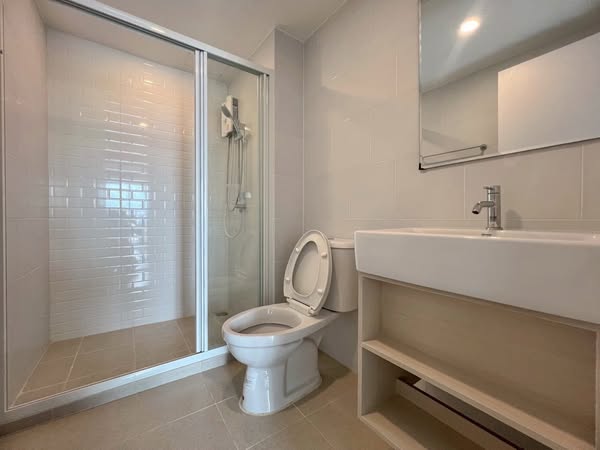 bathroom of ชีวาทัย ฮอลล์มาร์ค ลาดพร้าว – โชคชัย 4 (เฟส 2)