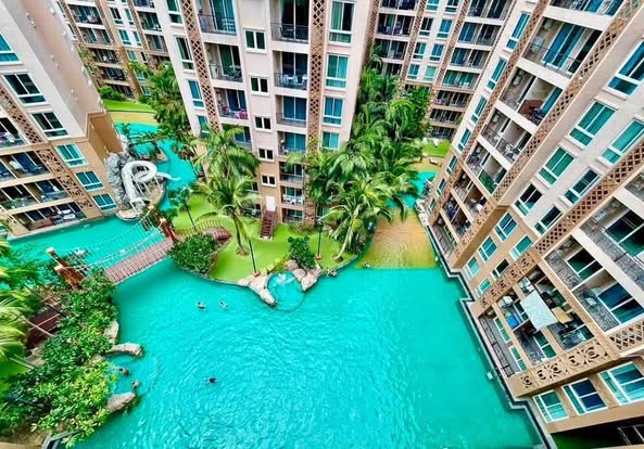 pool of Atlantis Condo Resort Pattaya