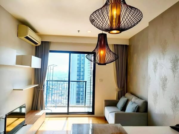 bedroom and living room of Blocs 77