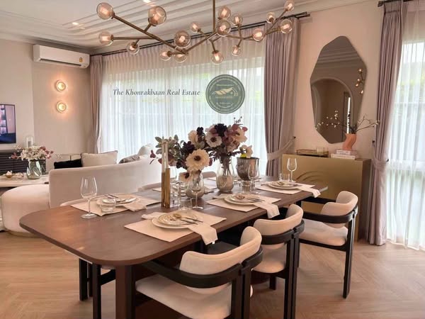 living room and room interior of Chaiyapruek Bangna KM15