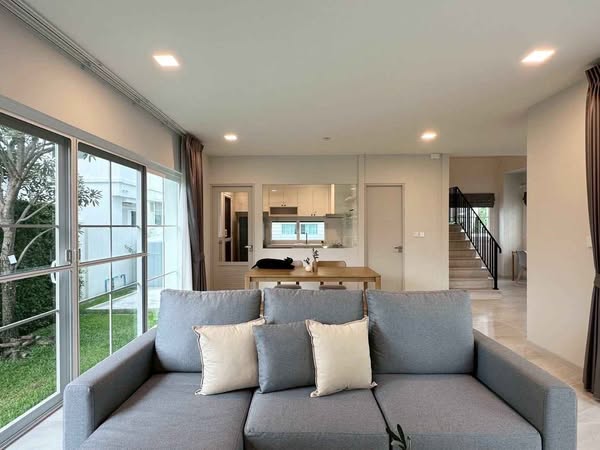 living room and room interior of Chaiyapruek Bangna KM15