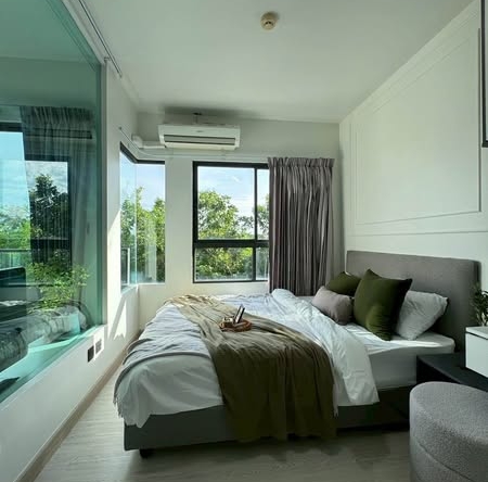 bedroom of Ease1 Rama2