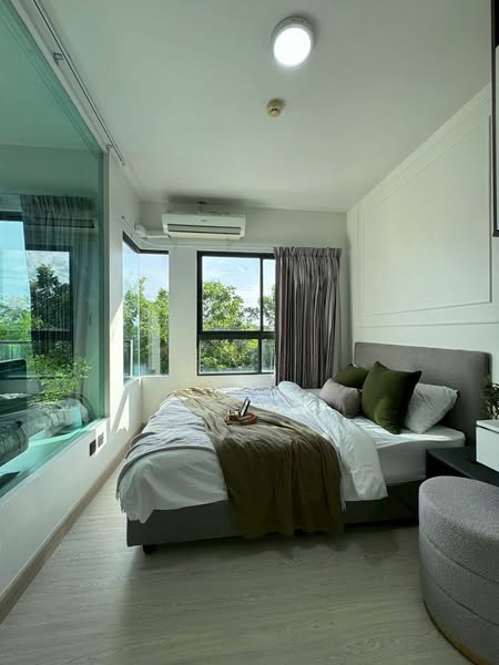 bedroom of Ease1 Rama2