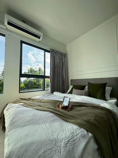 bedroom of Ease1 Rama2
