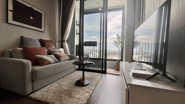 living room and bedroom of Ideo Q Sukhumvit 36