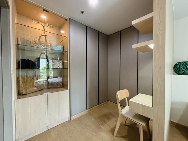 room interior and bathroom of Ideo Sukhumvit 93