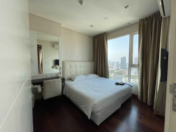 bedroom of IVY THONGLOR