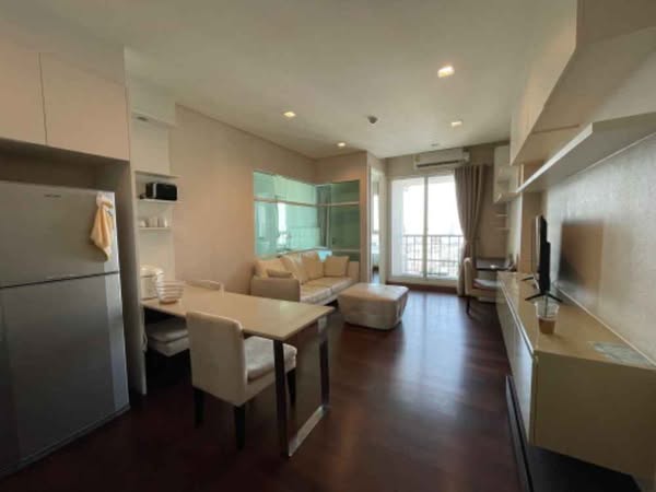 bedroom and living room of IVY THONGLOR