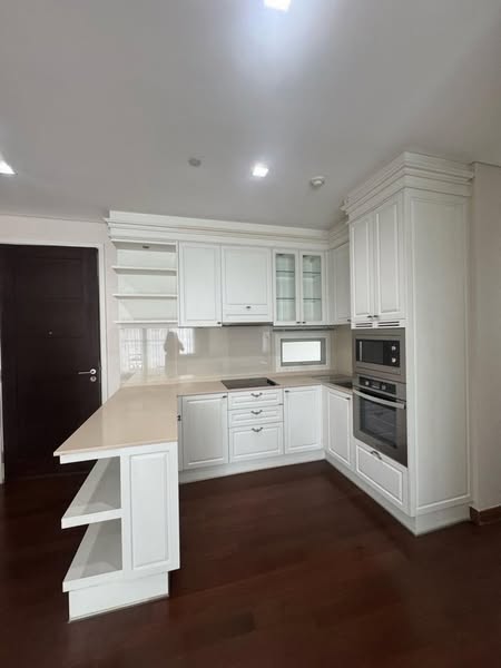 kitchen of IVY THONGLOR