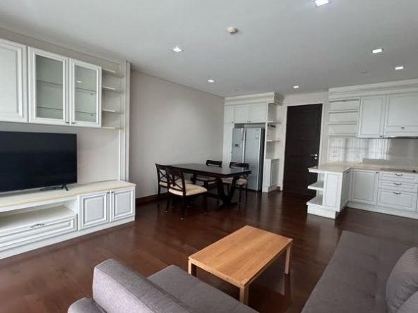 living room and kitchen of IVY THONGLOR