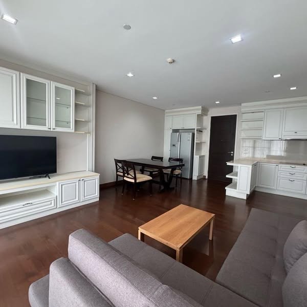 living room and kitchen of IVY THONGLOR
