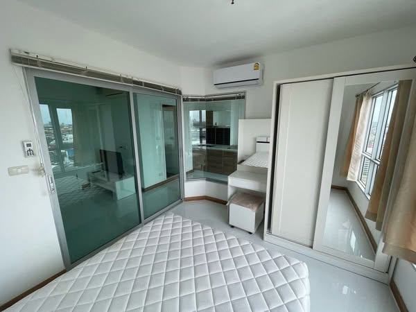 bedroom and room interior of Life Asoke – Rama 9