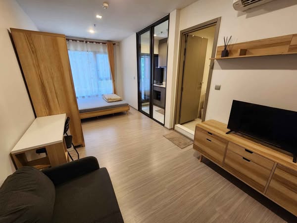bedroom of Life Asoke Hype
