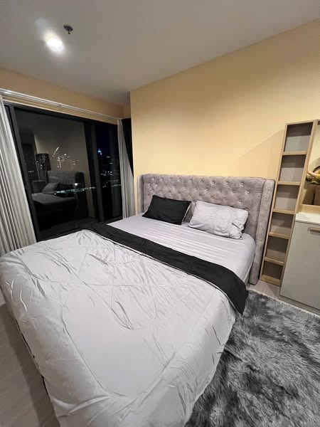 bedroom of Life Asoke Hype