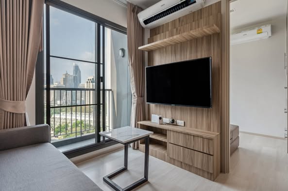 bedroom of Life One Wireless