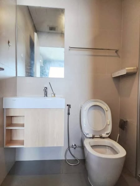 bathroom of Lumpini Suite Phetchaburi – Makkasan