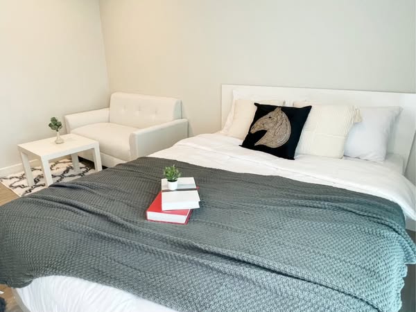 bedroom of Metro Sky Wutthakat