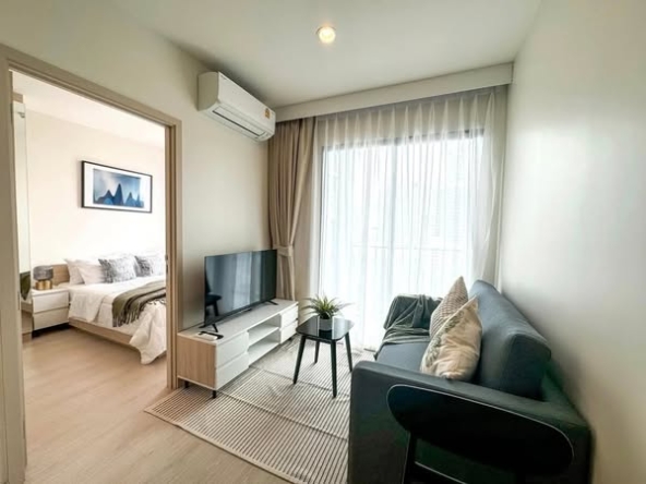 living room and bedroom of NUE Noble Ratchada Lat Phrao (นิว โนเบิล รัชดา ลาดพร้าว)