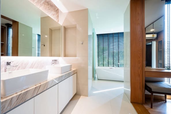 bathroom of Park Court Sukhumvit 77